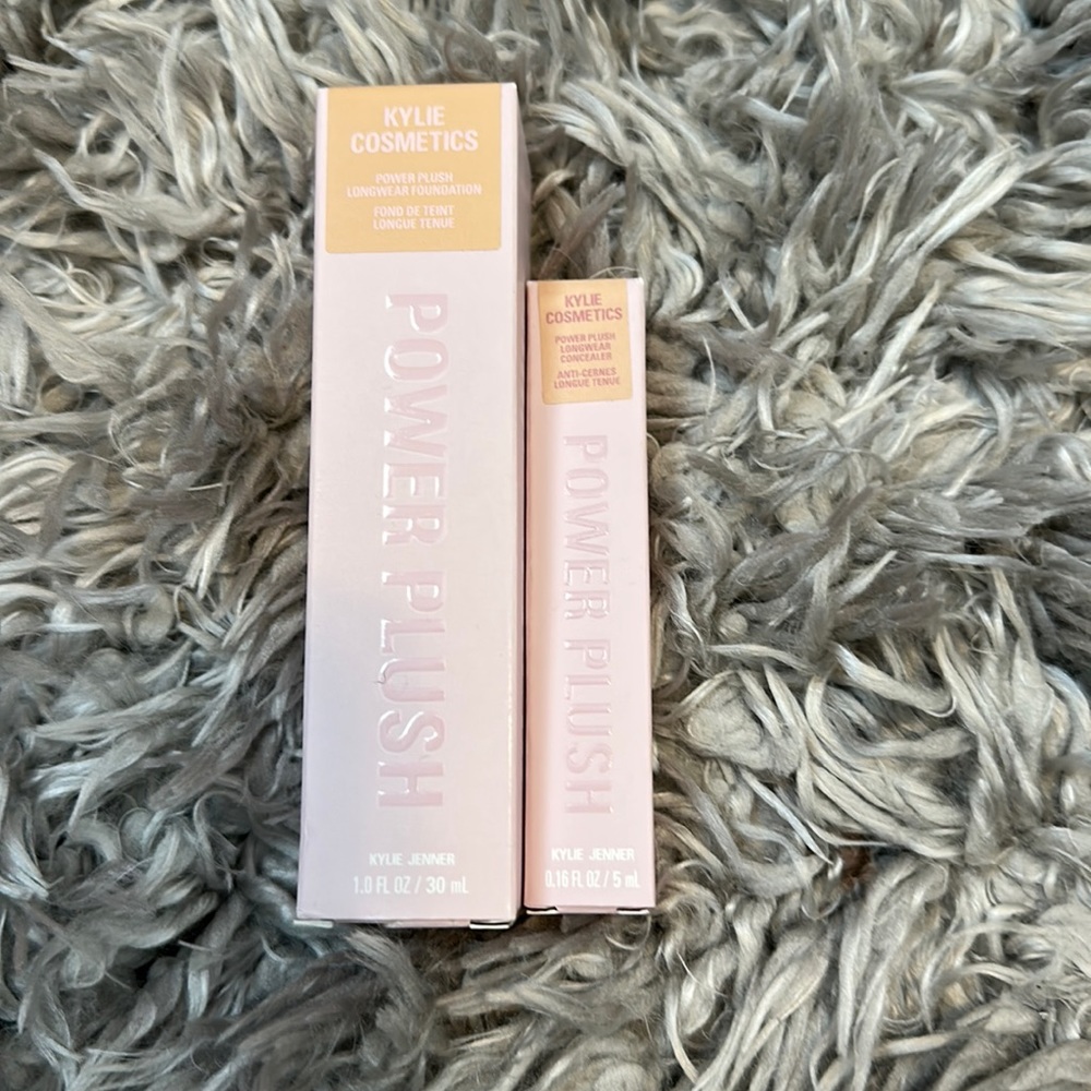 KYLIE JENNER POWER PLUSH LONGWEAR FOUNDATION CONCEALER DUO